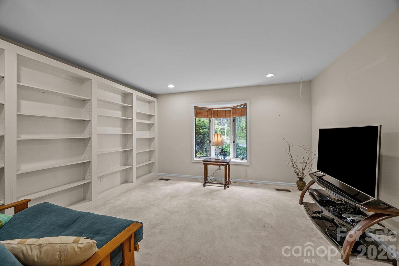 Listing Photo 23