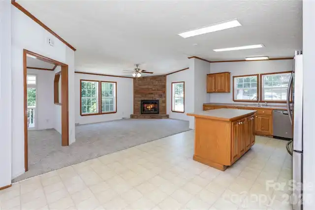Listing Photo 10