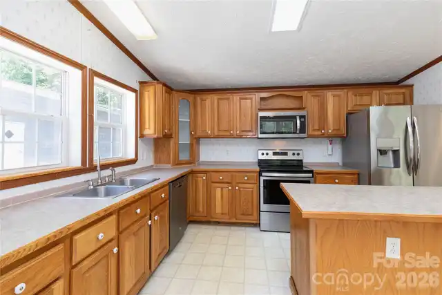 Listing Photo 11