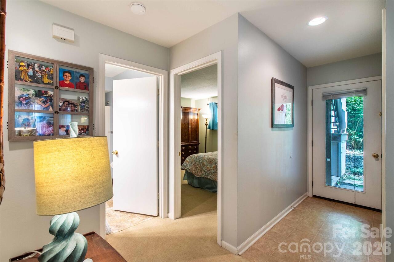 Listing Photo 11