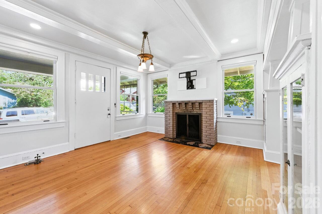 Listing Photo 6