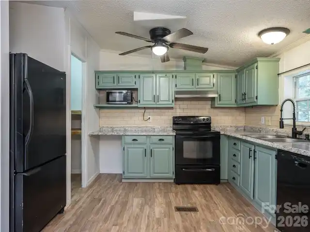 Listing Photo 15