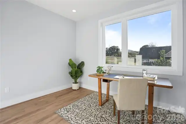 Listing Photo 14
