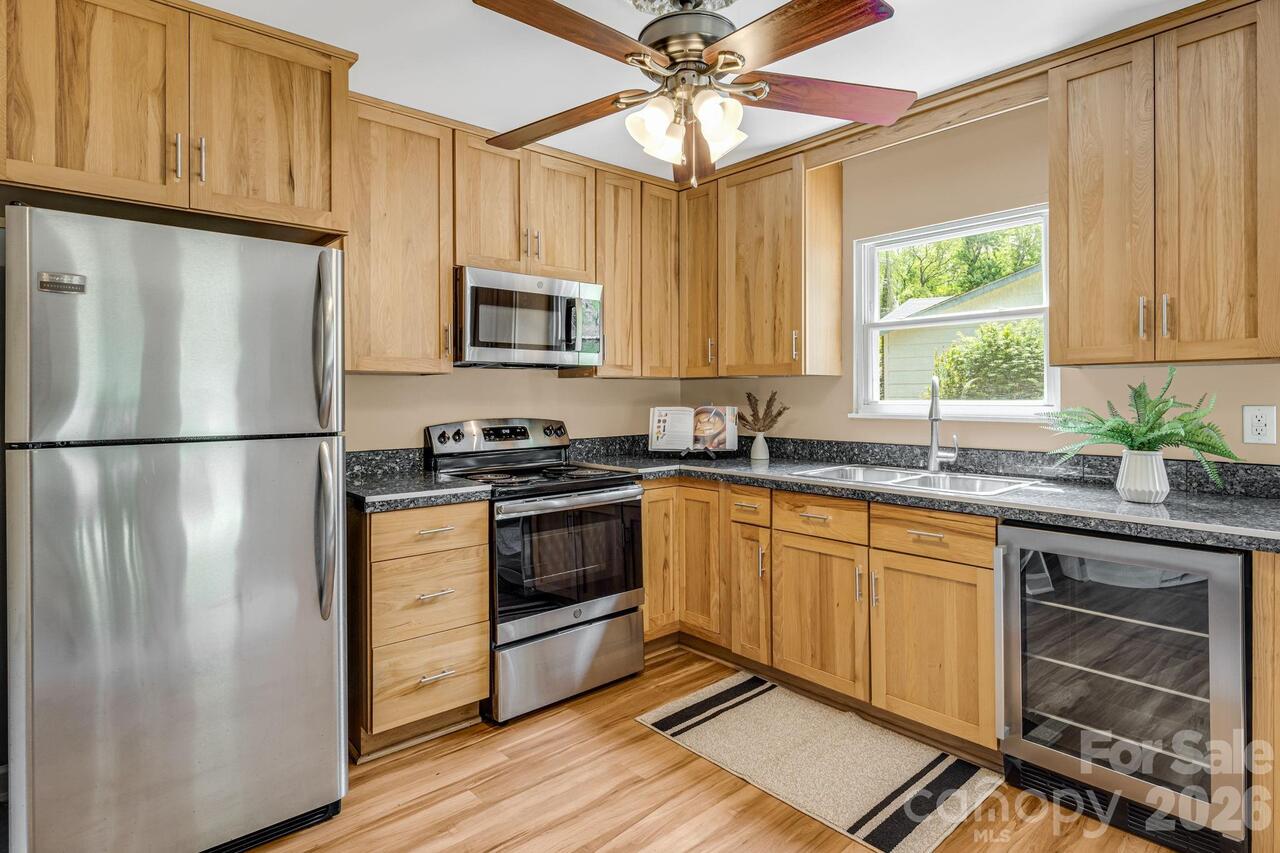 Listing Photo 11