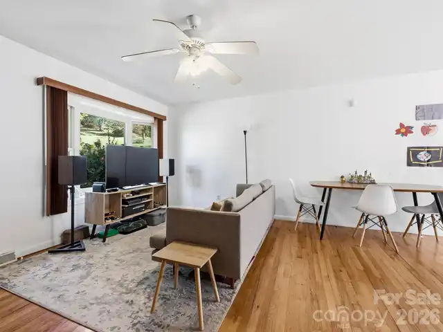 Listing Photo 7