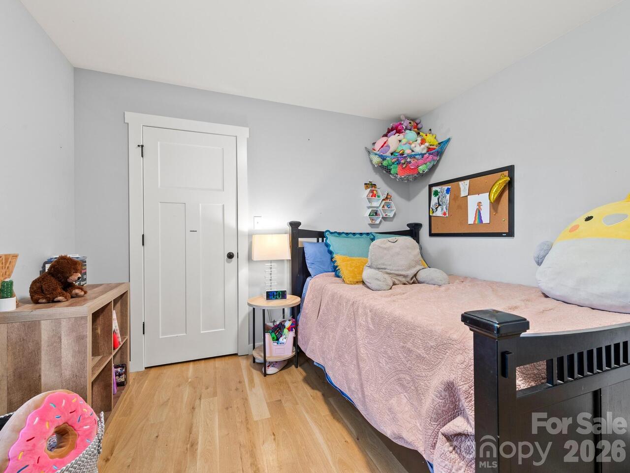 Listing Photo 11