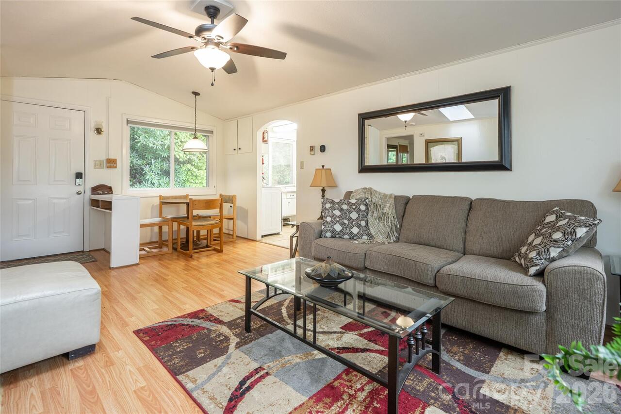 Listing Photo 10