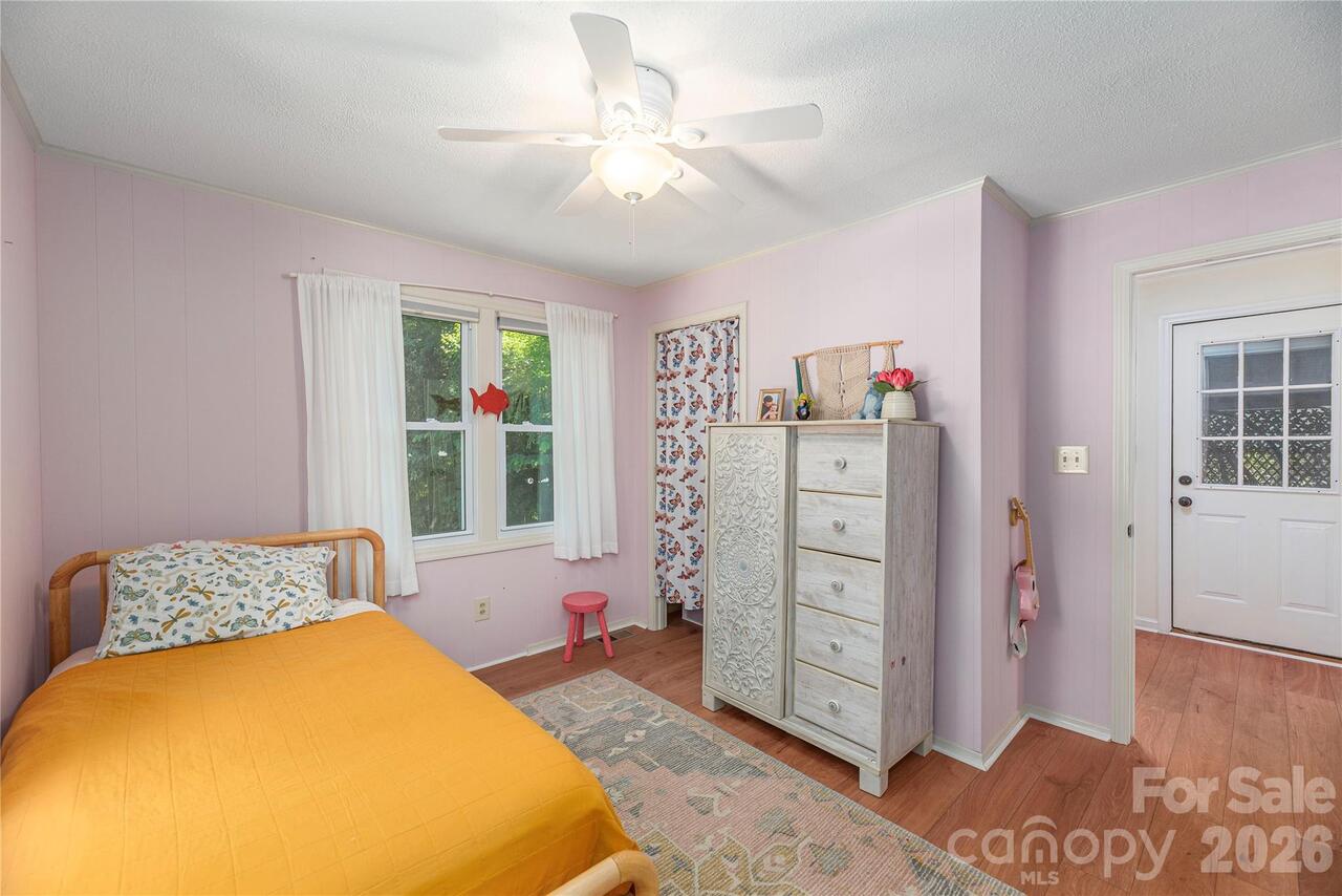 Listing Photo 10