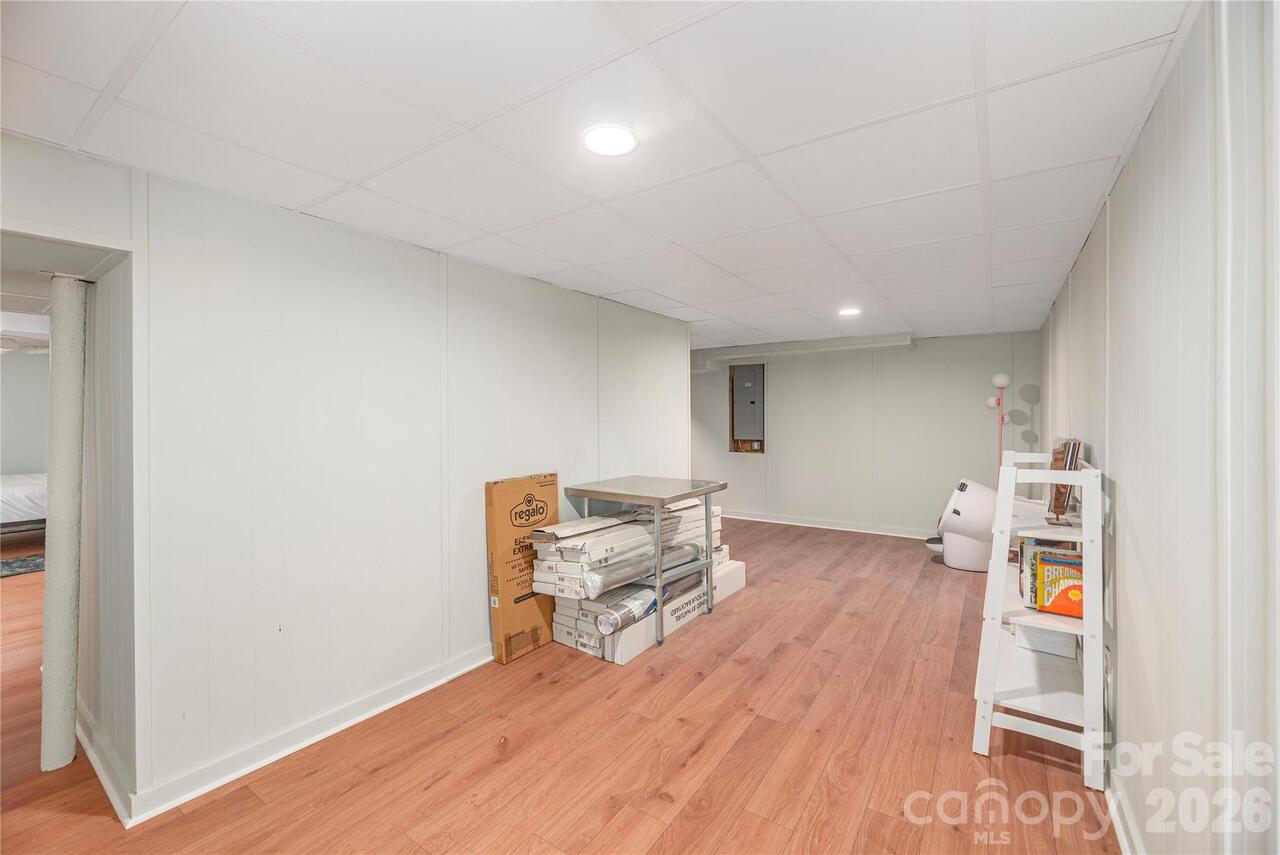 Listing Photo 14