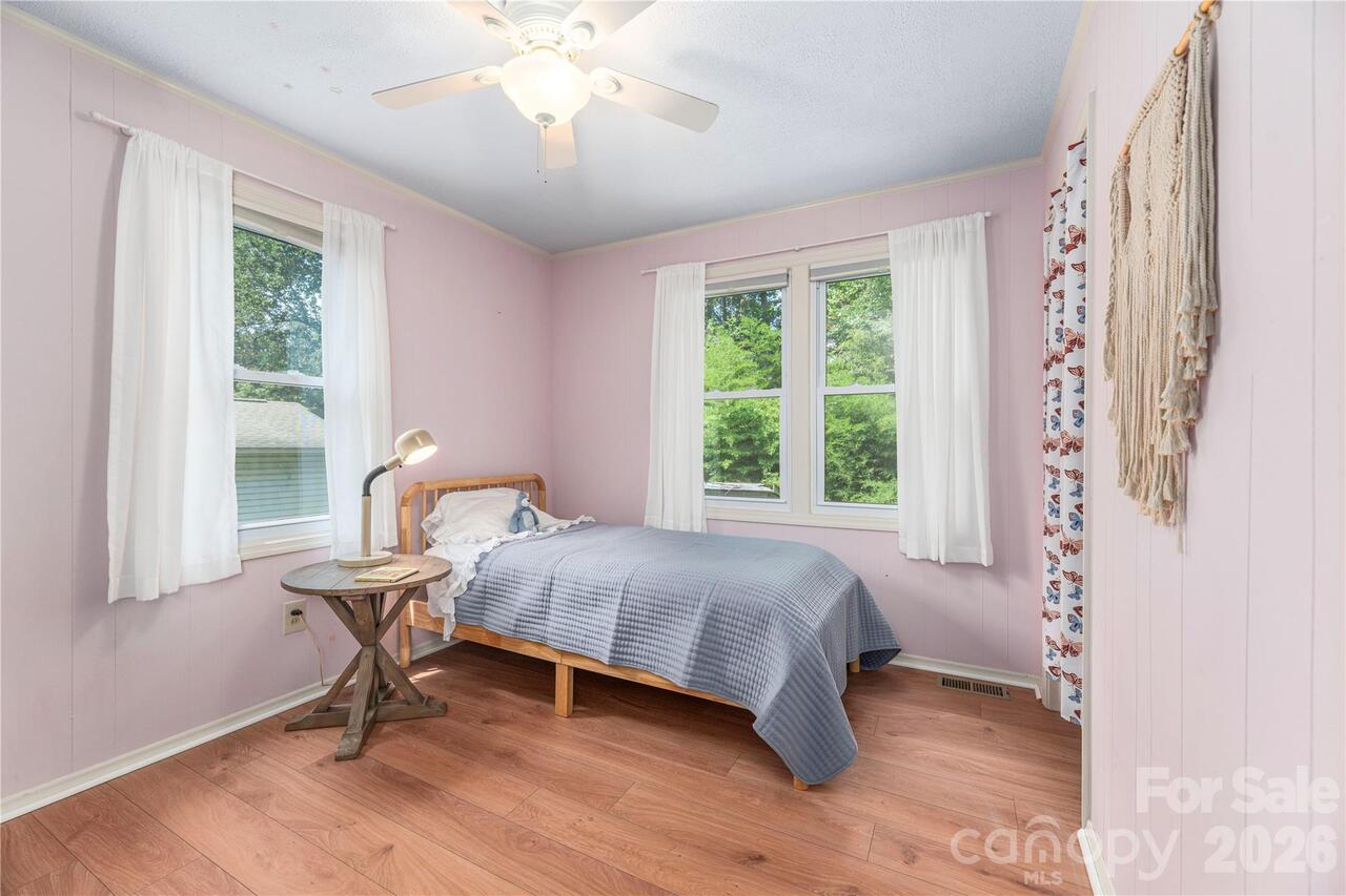 Listing Photo 10