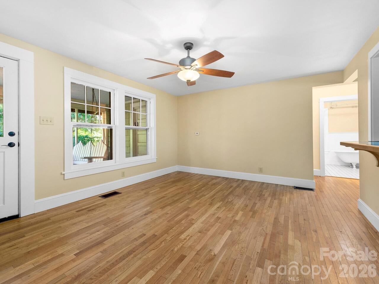 Listing Photo 6