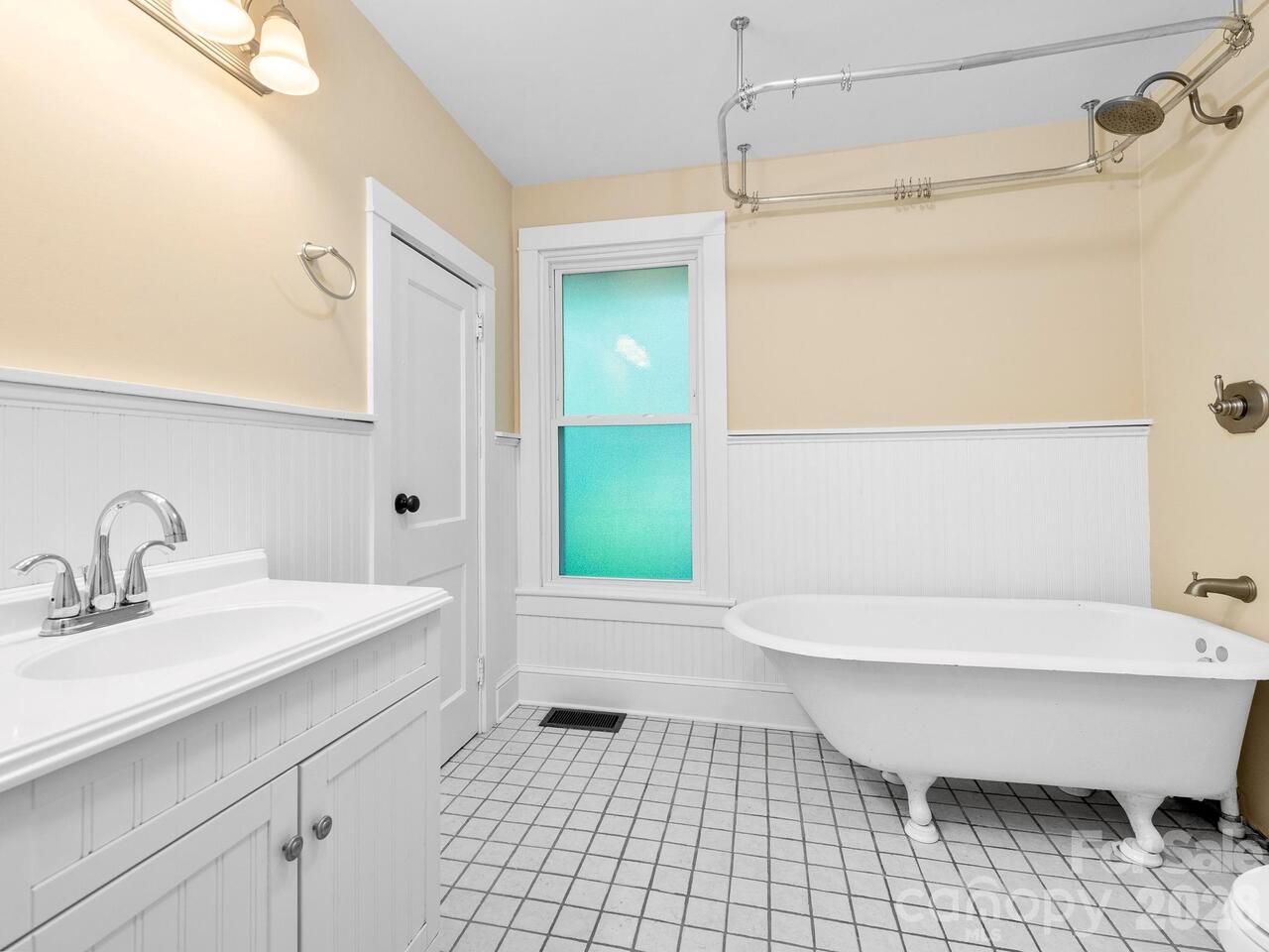 Listing Photo 18