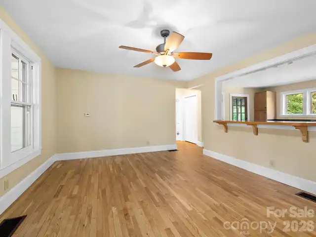 Listing Photo 7