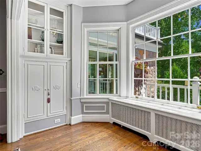 Listing Photo 12