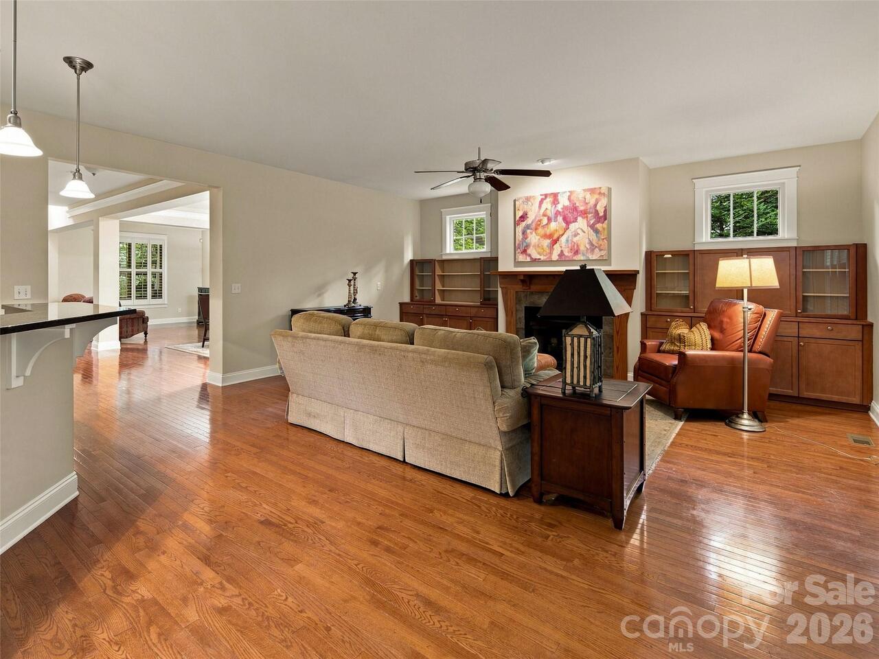 Listing Photo 6