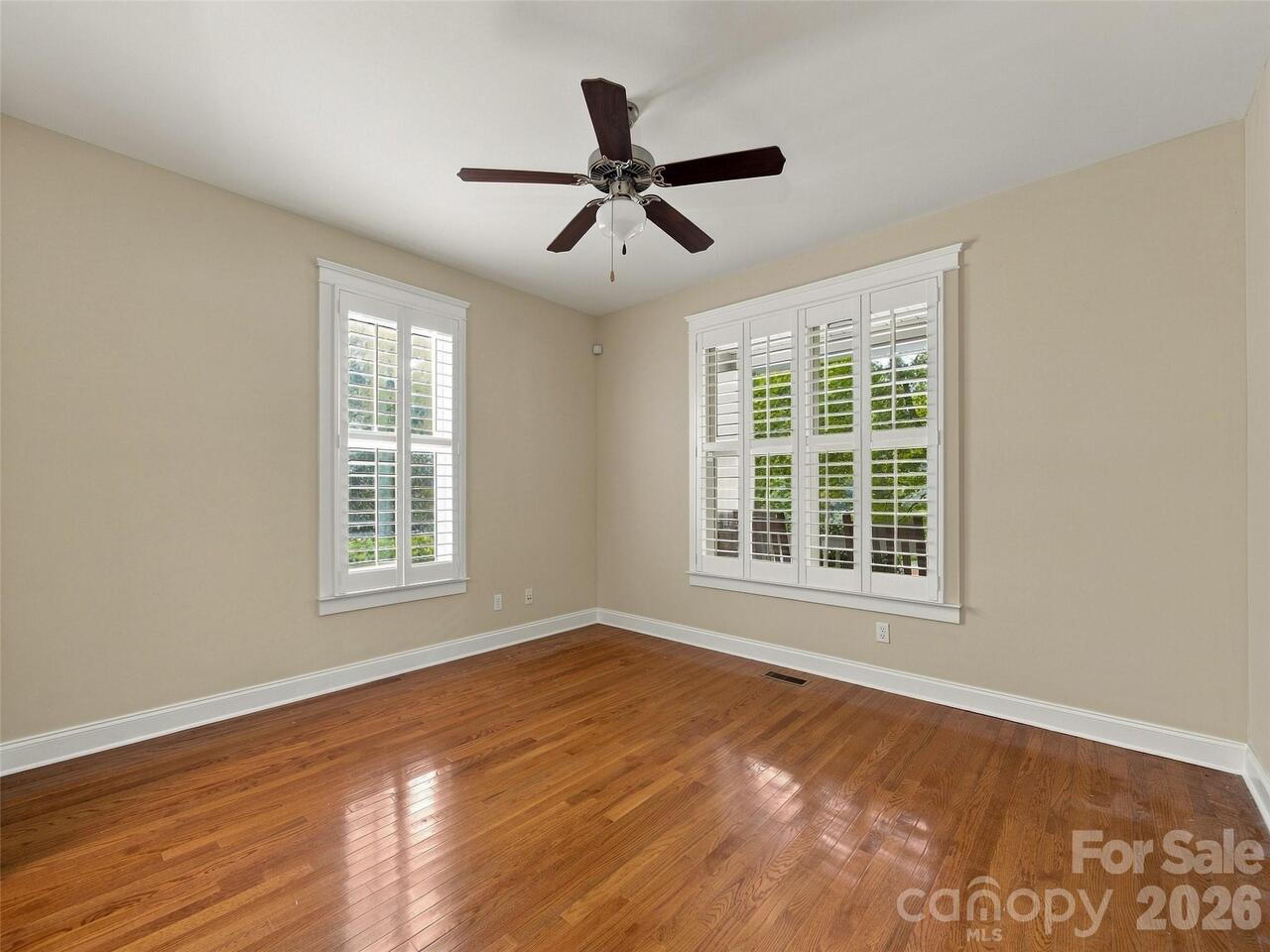 Listing Photo 12