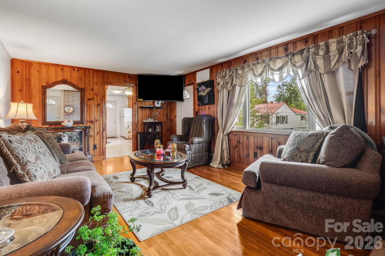 Listing Photo 6