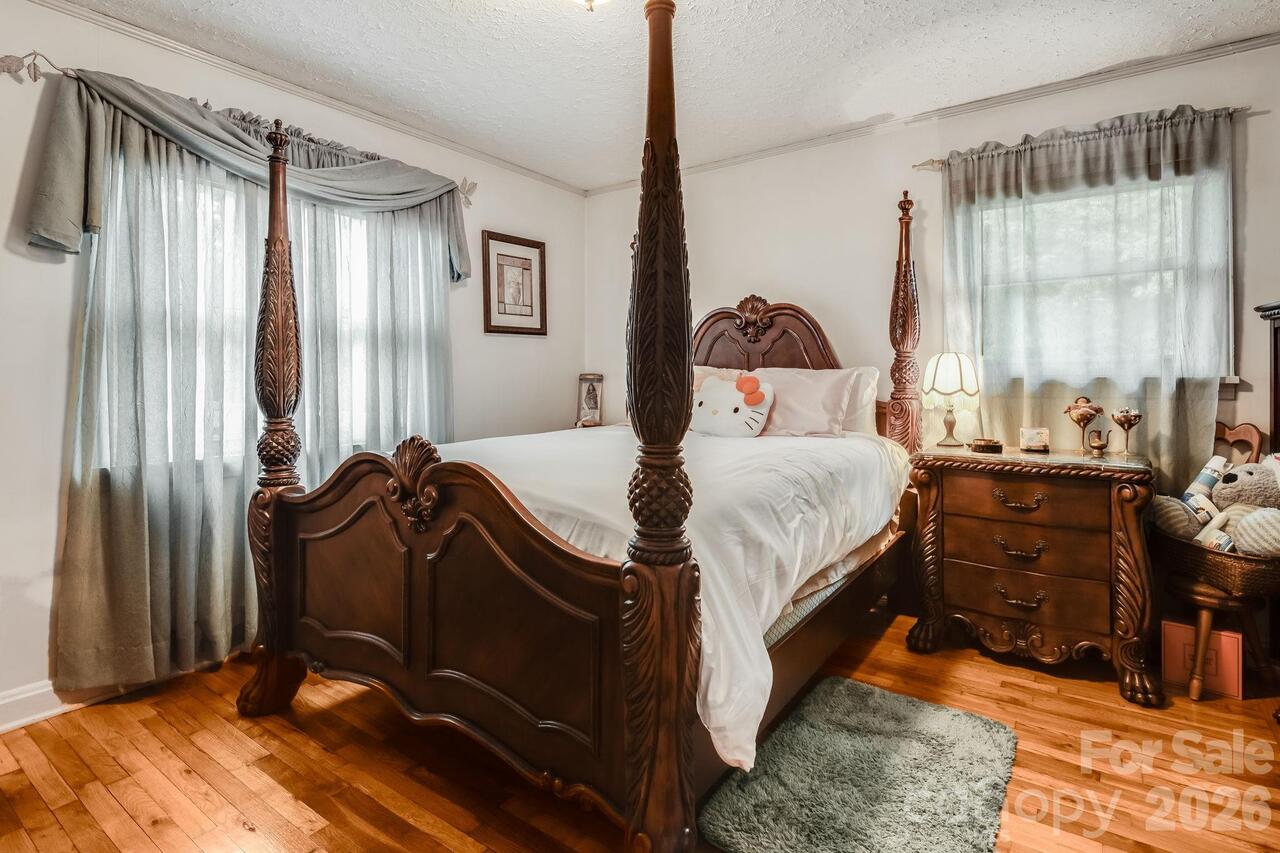 Listing Photo 17