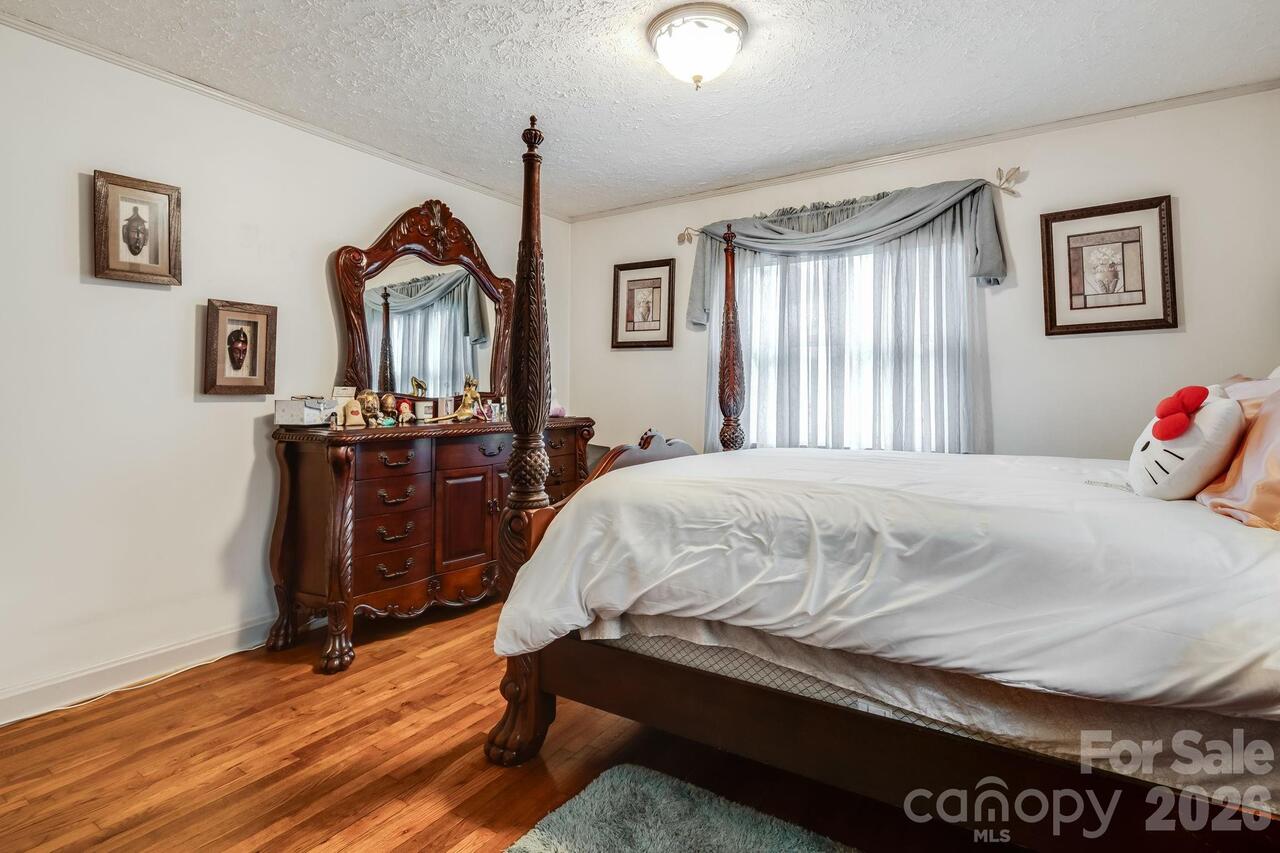 Listing Photo 18