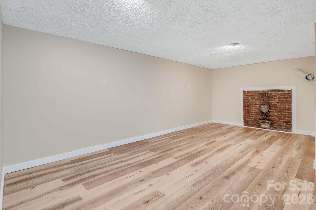 Listing Photo 23