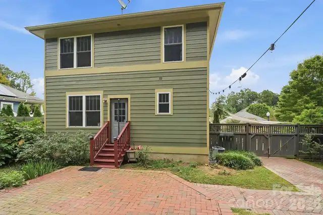 Listing Photo 8