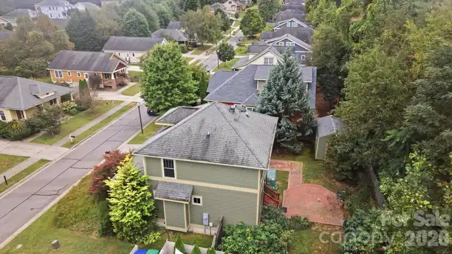 Listing Photo 12