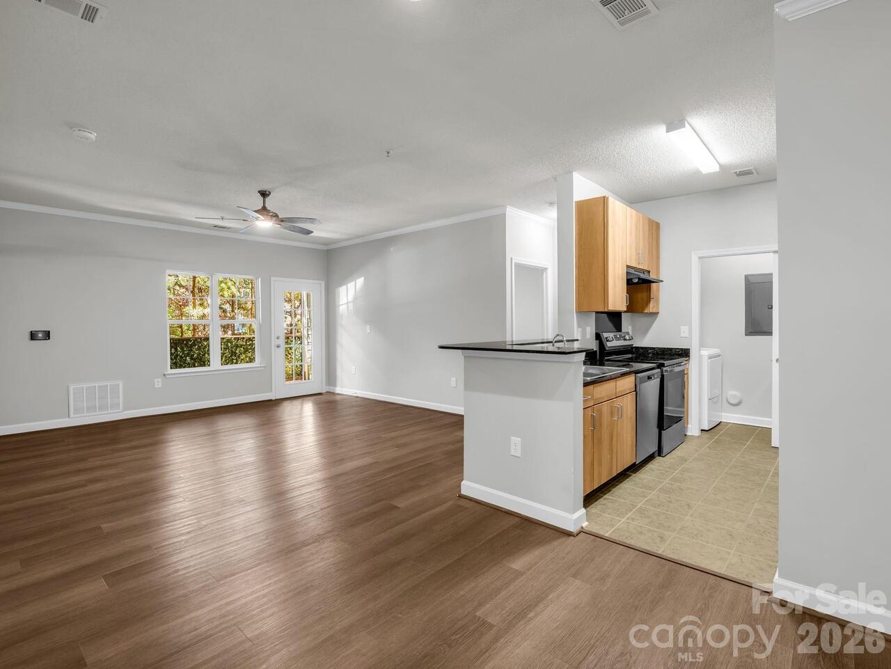 Listing Photo 12