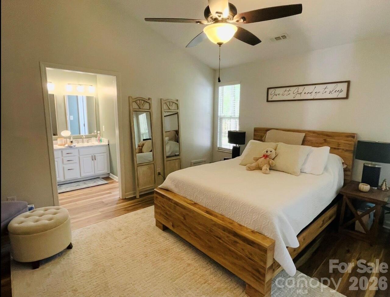Listing Photo 9