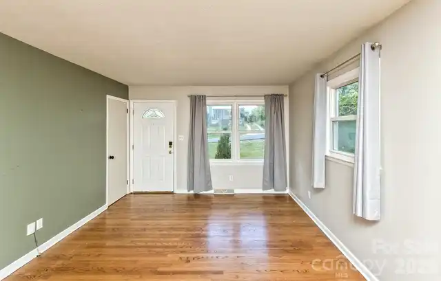 Listing Photo 7
