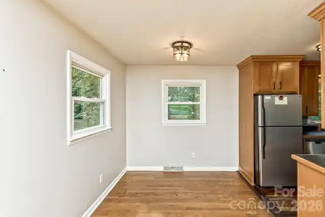 Listing Photo 10