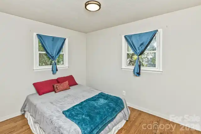Listing Photo 22