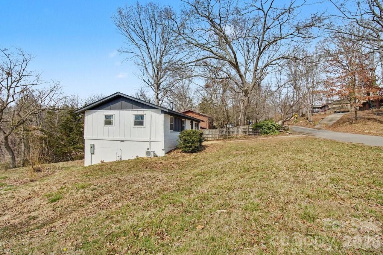 Listing Photo 17