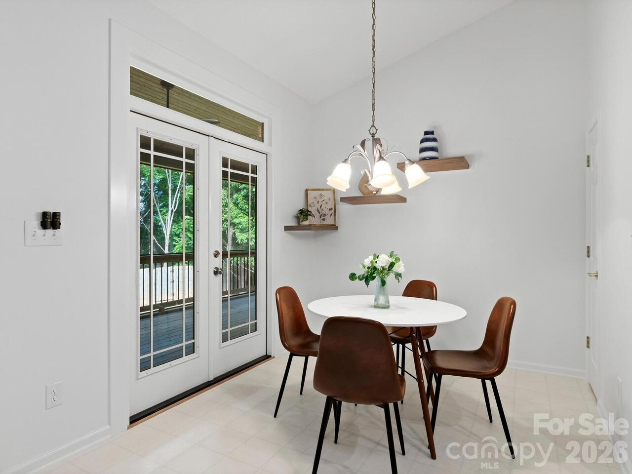 Listing Photo 12