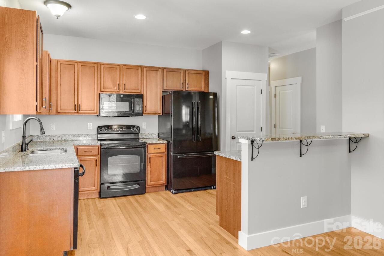 Listing Photo 14
