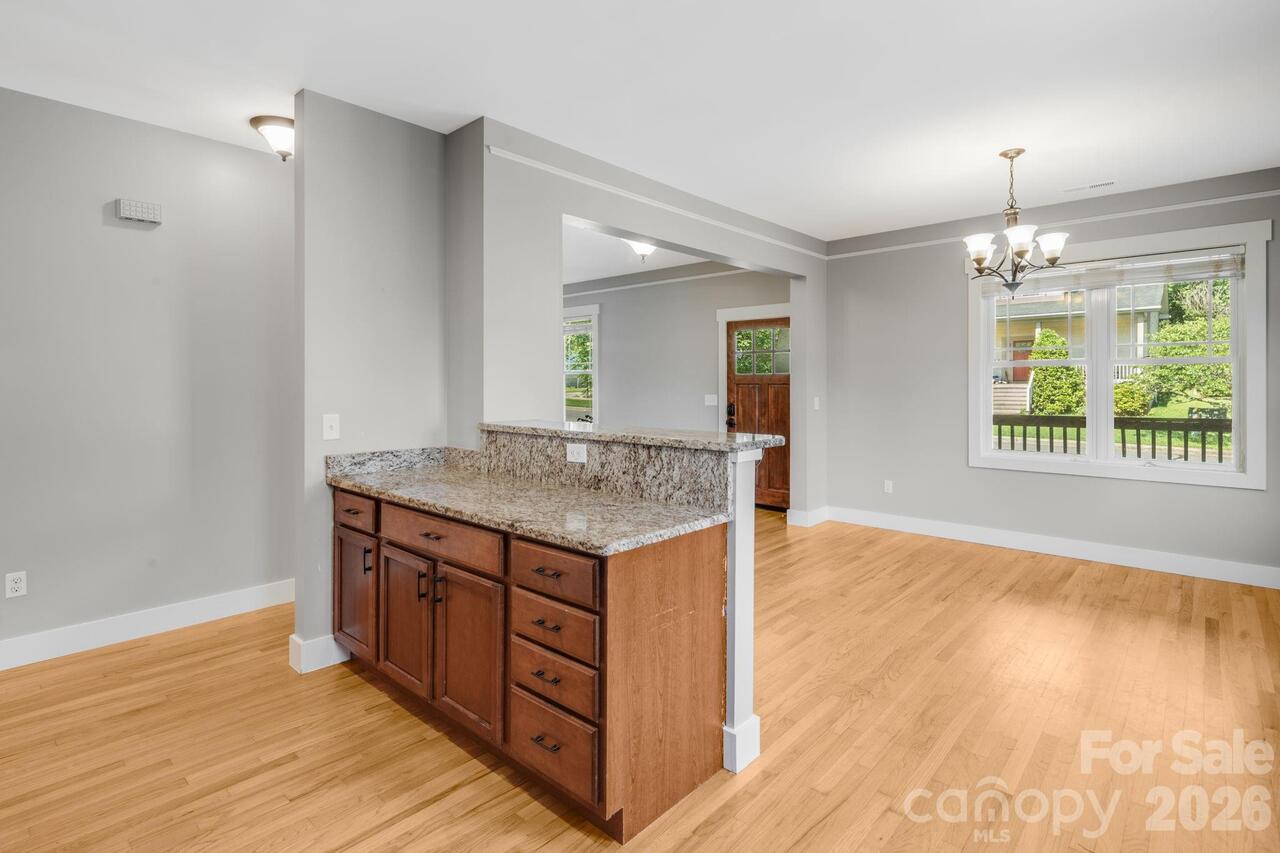 Listing Photo 16