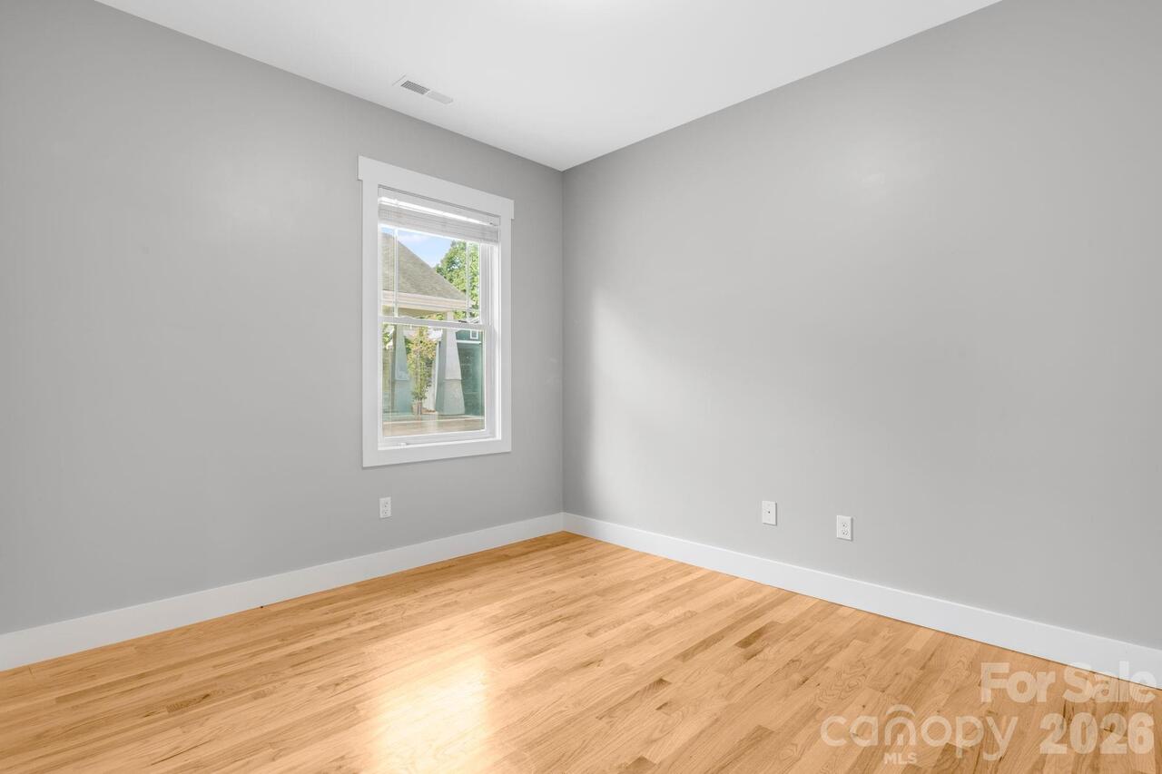 Listing Photo 26