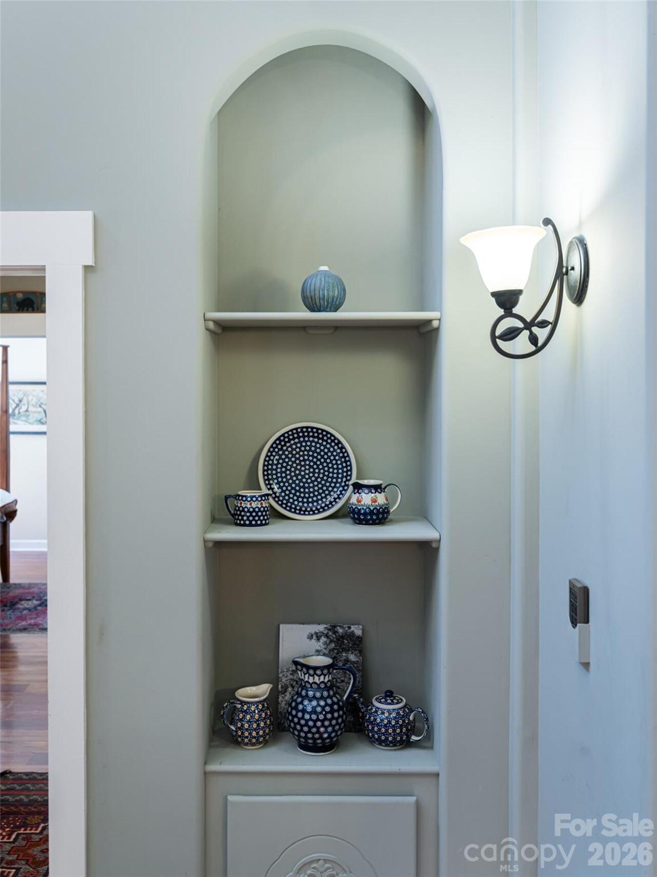 Listing Photo 11
