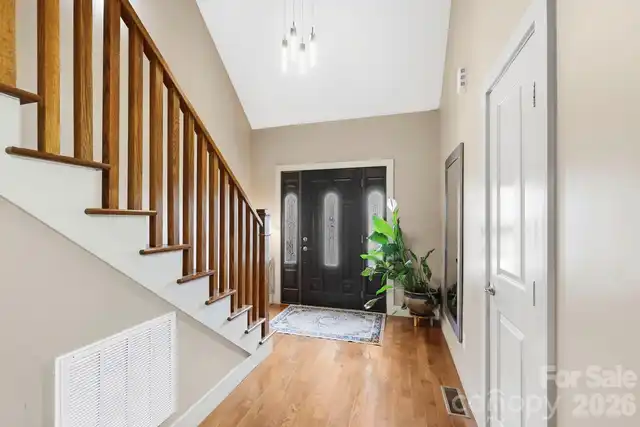Listing Photo 11