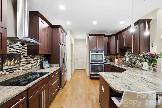 Listing Photo 15