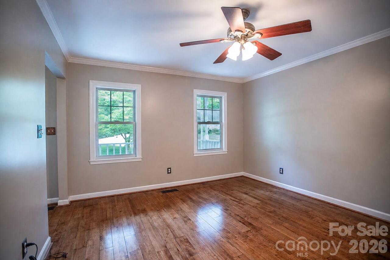 Listing Photo 14