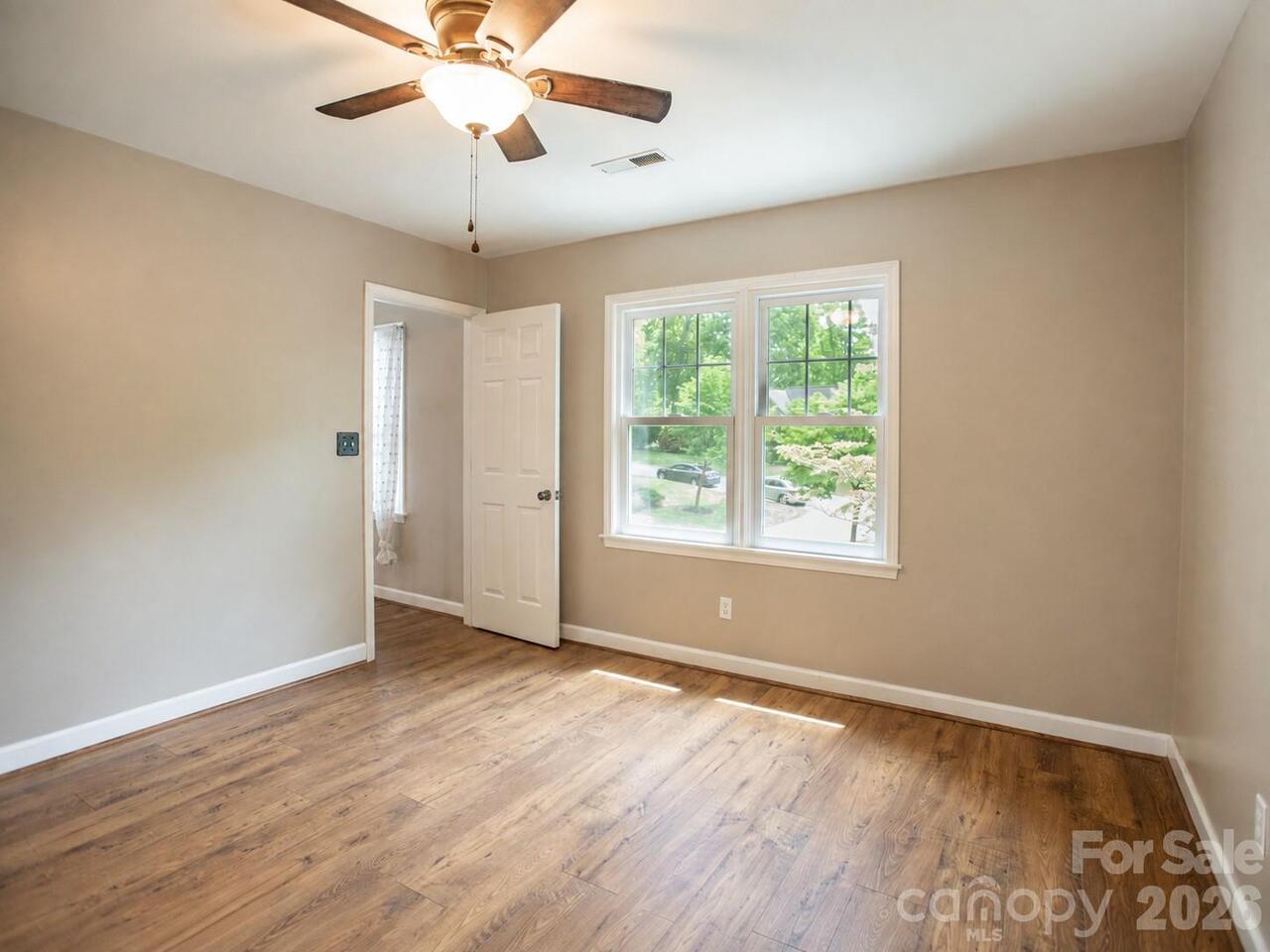 Listing Photo 28