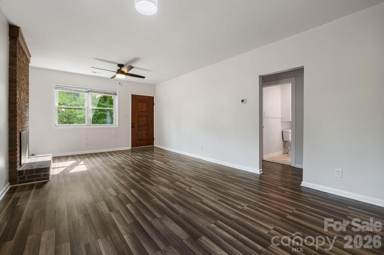 Listing Photo 8