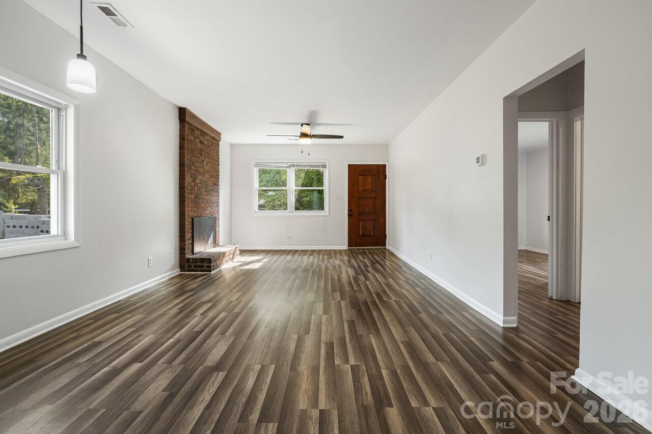 Listing Photo 9