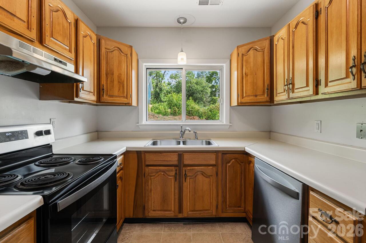 Listing Photo 10