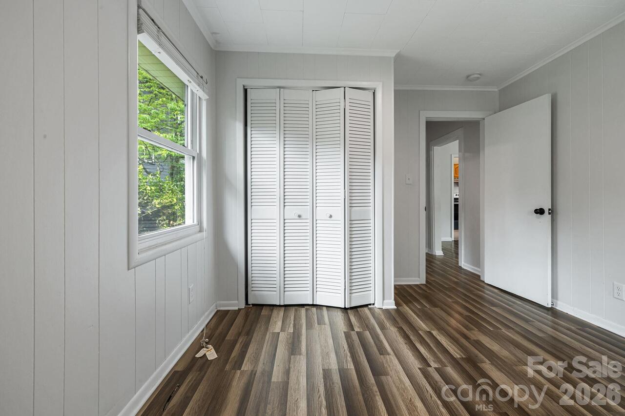 Listing Photo 14