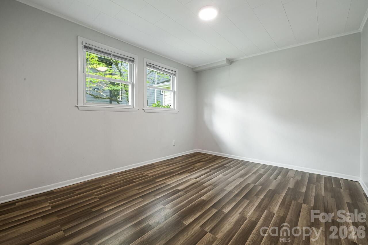 Listing Photo 16