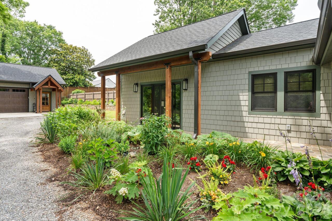 Listing Photo 37