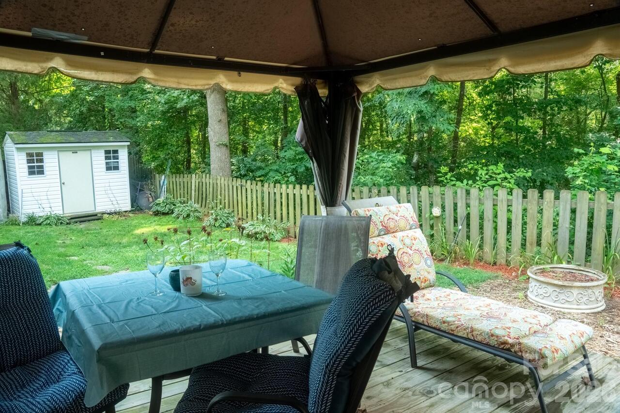 Listing Photo 10