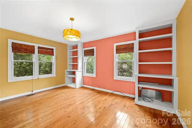Listing Photo 18