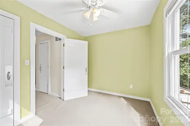 Listing Photo 28